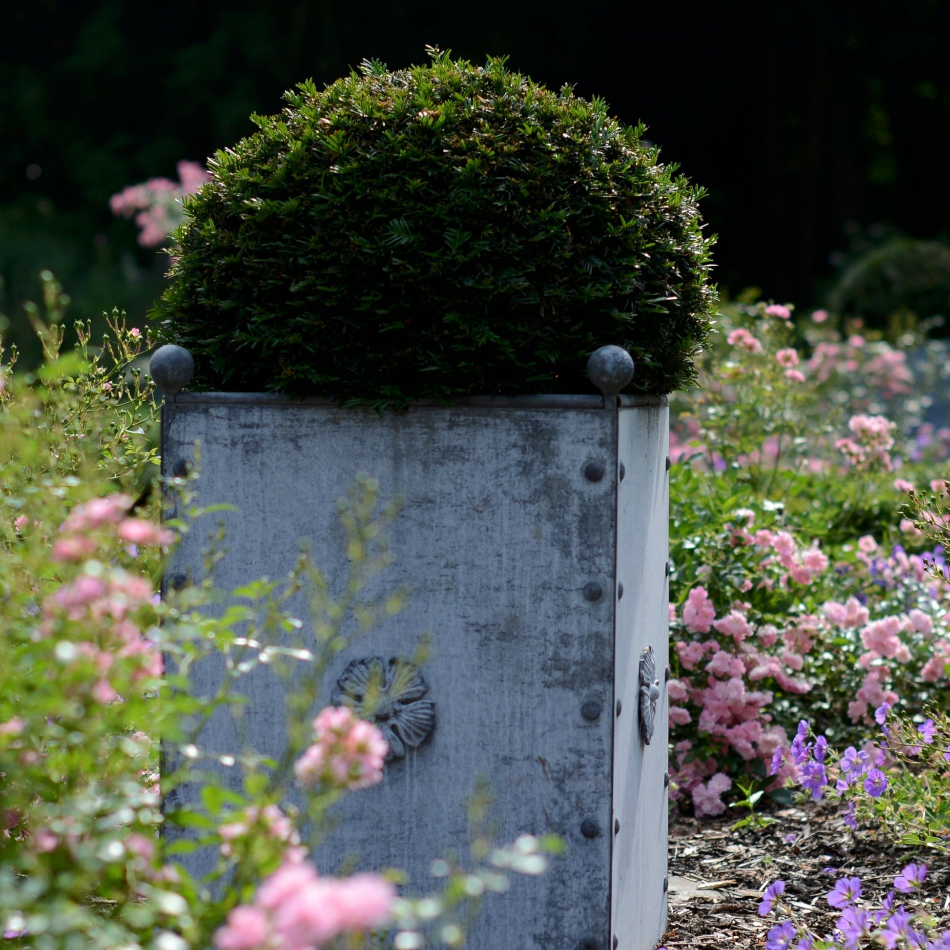 Arthur Jacks Traditional Steel Planter (7701944631489)