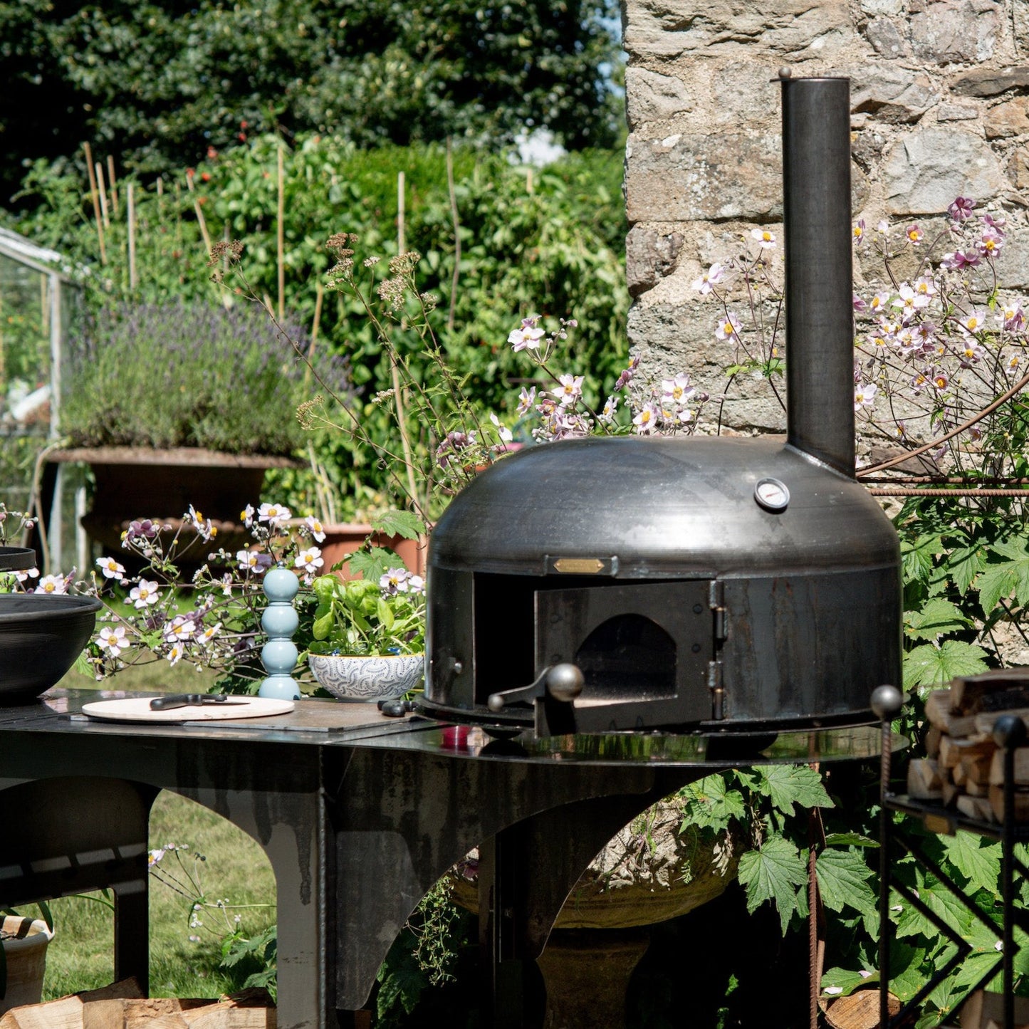 Complete outdoor kitchen with dome oven (10150373687489)