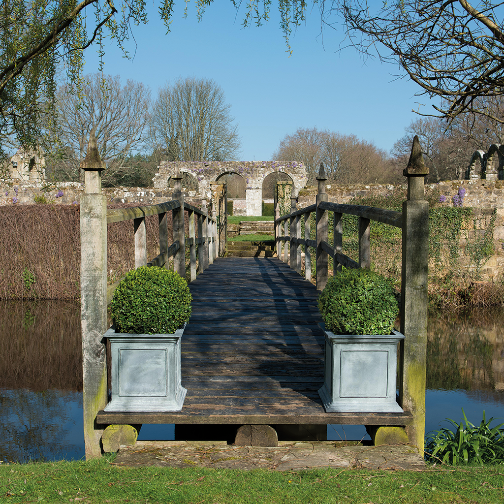 English Galvanised Steel Planter (10175633850561)