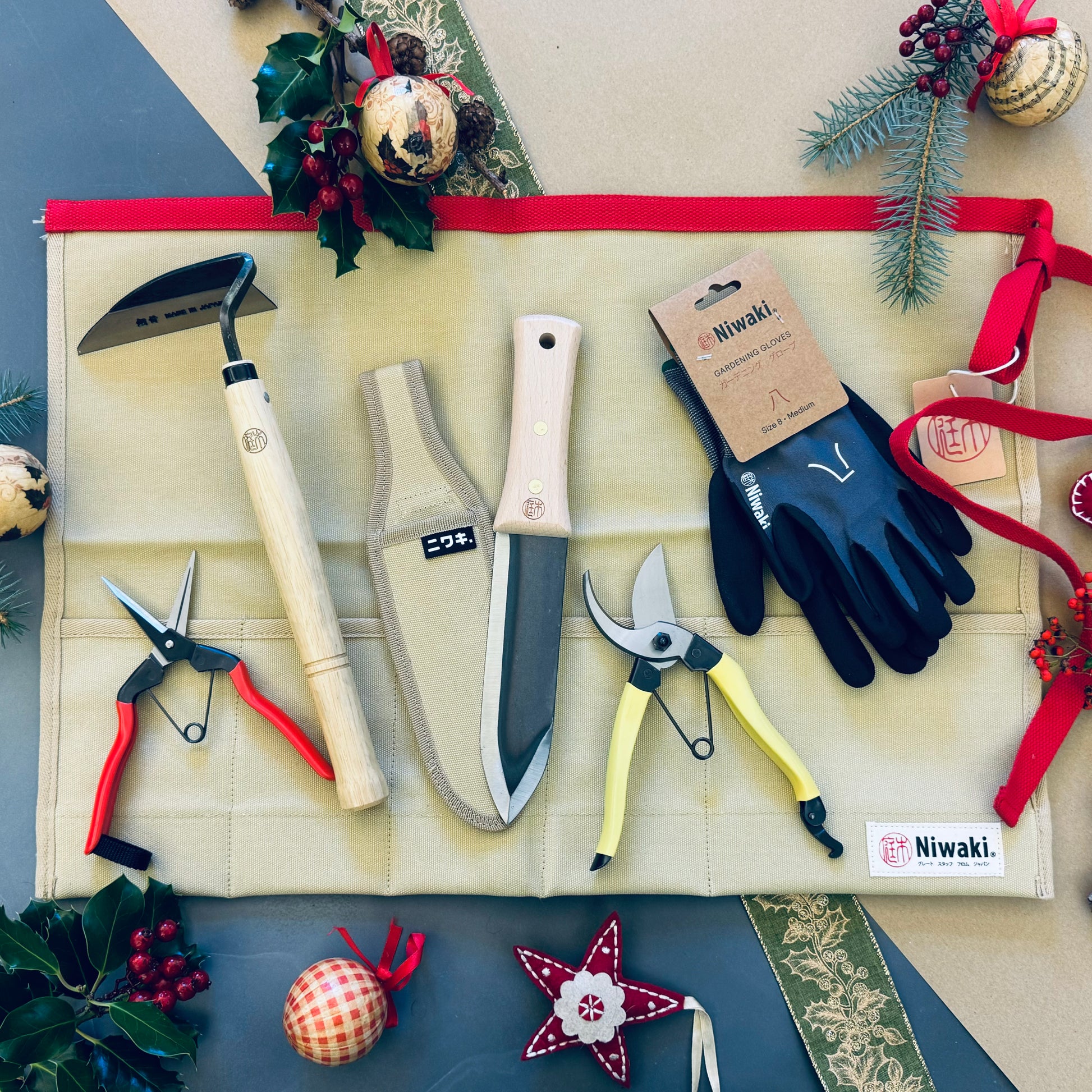 Niwaki 'Tooled Up Roll' Gift Set by Urban Grow (9956676337857)