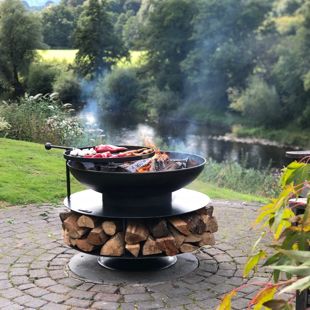 Ring of logs 90 with swing arm BBQ rack (10150290686145)