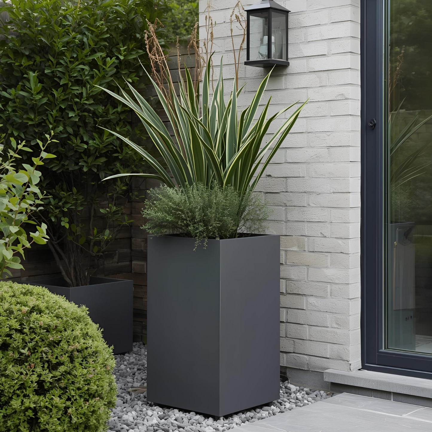Huby Powder Coated Steel Tower Planter