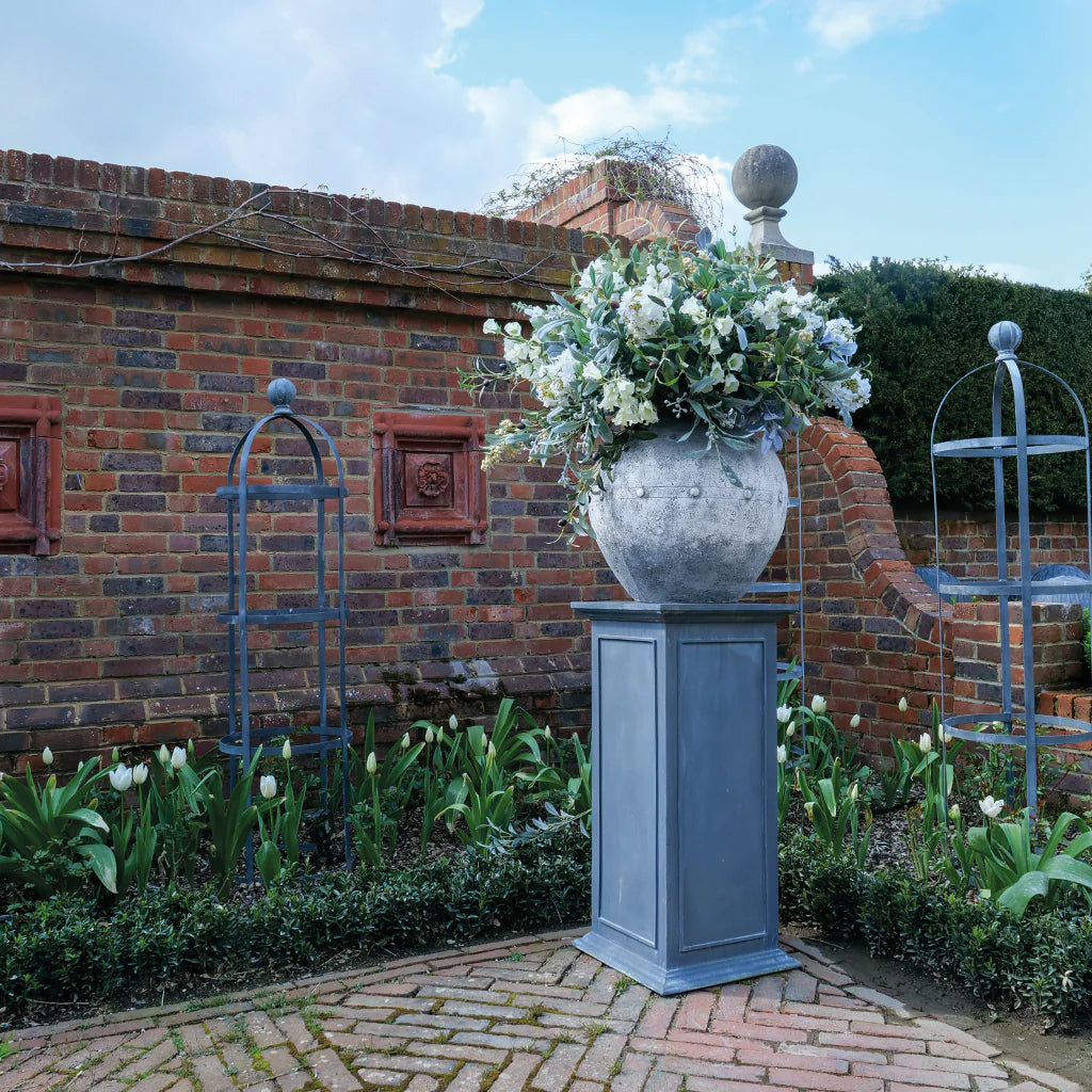 English Galvanised Steel Pedestal (10191461384385)