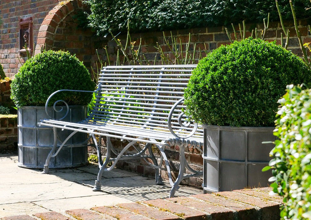 Our Guide To Arras Outdoor Dining Furniture
