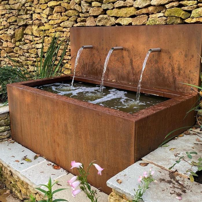 Fixed Corten Steel Pond Wall With Spouts