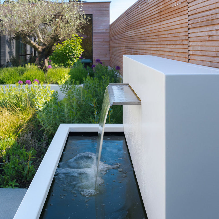 Fixed aluminium pond wall with blade waterfall