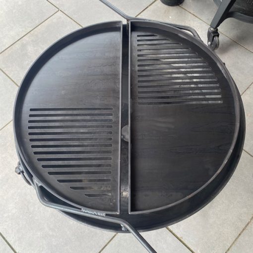 BBQ King 80 with Two Swing Arm BBQ Racks