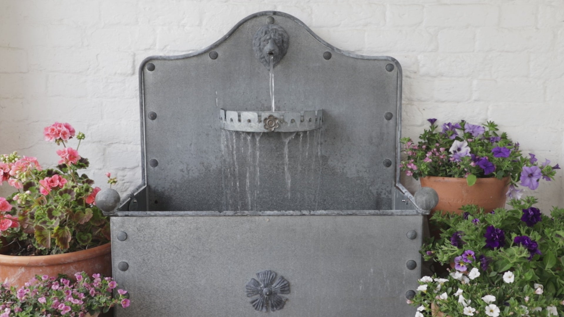 Arthur Jack Traditional Steel Water Feature Trough