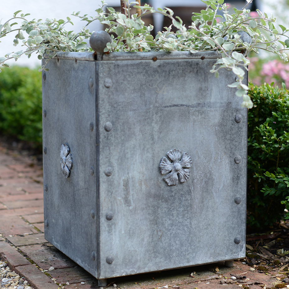 Arthur Jacks Traditional Steel Planter (7701944631489)